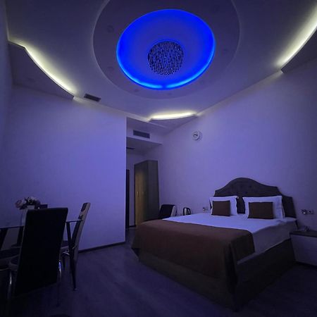 Hotel Fleur 예레반 외부 사진