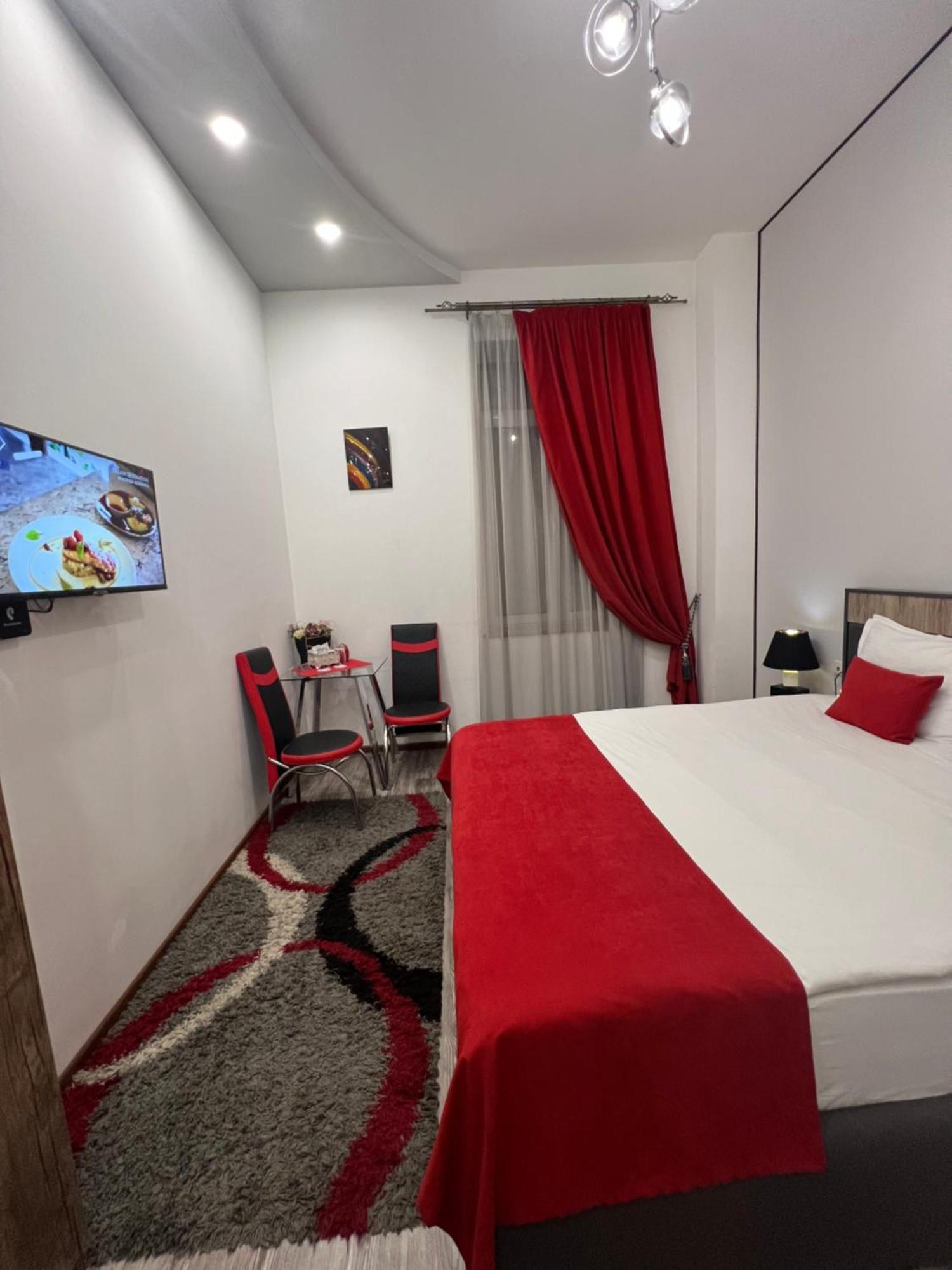 Hotel Fleur 예레반 외부 사진