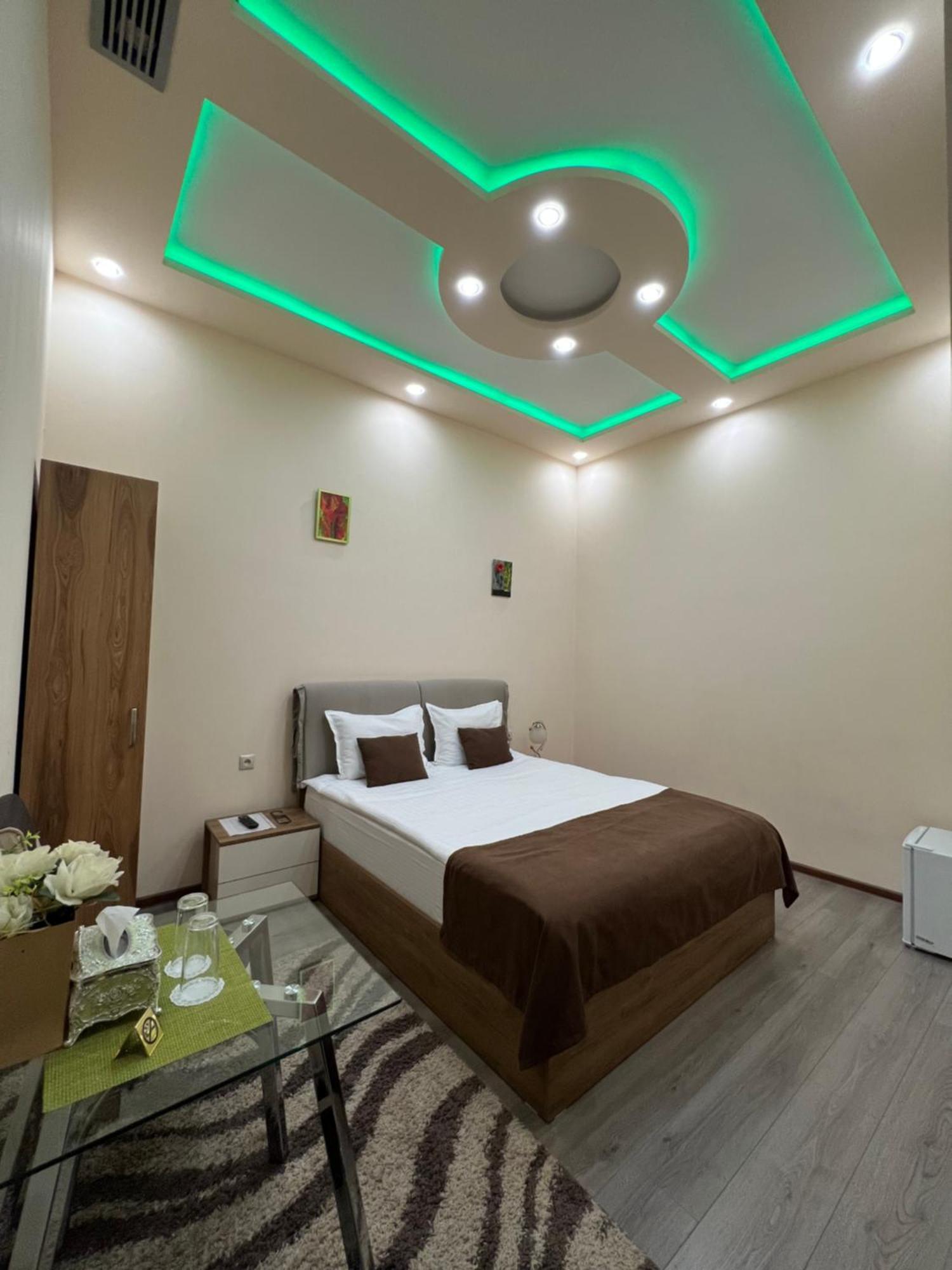Hotel Fleur 예레반 외부 사진
